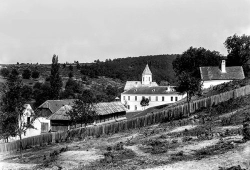 Манастир Мала Ремата, фото архива сајта https://eparhijasremska.rs/