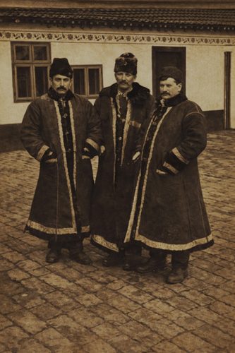 Мушкарци у дуцинима, Голубинци, Хрвати, друга половина 20.века, фото архива Филип Удовчић, Голубинци